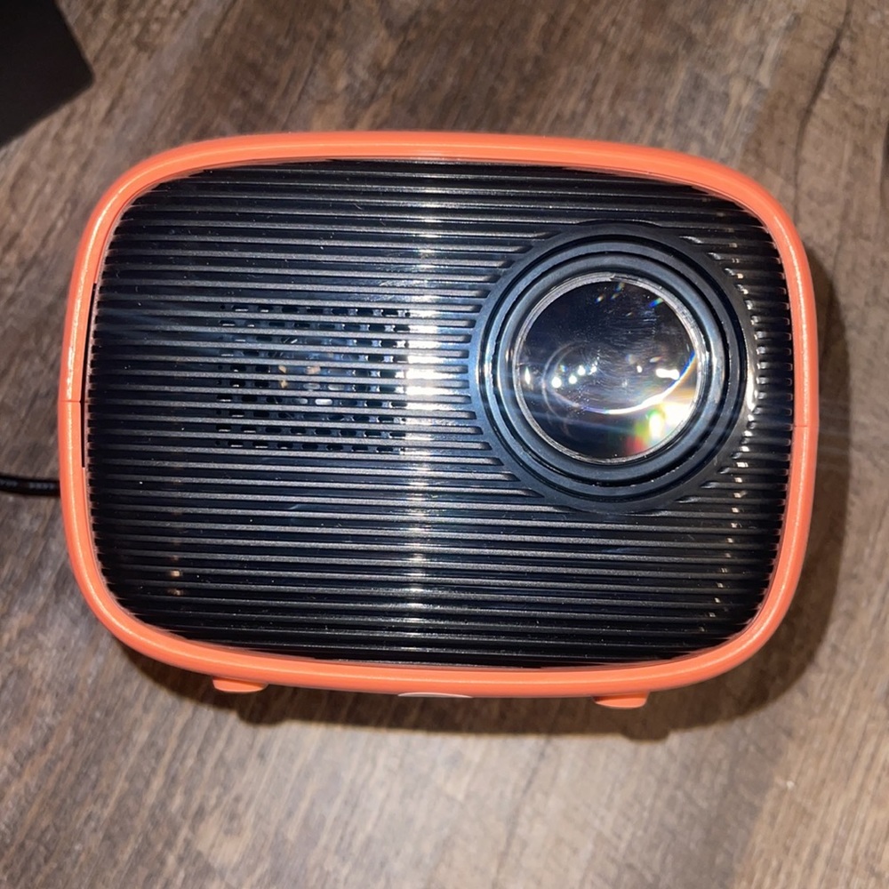 Mini projector - Picture 2 of 5